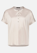 Blusenshirt  mit Knöpfen / Vorderseite