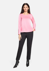 Schlupfbluse mit U-Boot-Ausschnitt / Modellfoto Vorderseite (Outfit)