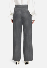 Marlene-Hose mit Bindegürtel / Modellfoto Rückseite