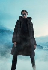 Daunen-Steppjacke mit Kapuze / Imagebild