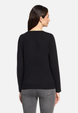 Basic-Strickpullover mit Rundhalsausschnitt / Modellfoto Rückseite
