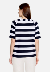 Sweatshirt mit Rippenstruktur / Modellfoto Rückseite