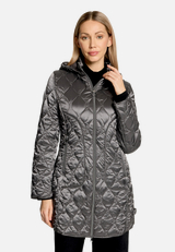 Outdoorjacke mit abnehmbarer Kapuze / Modellfoto Vorderseite