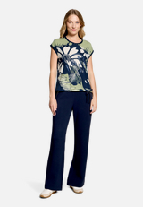 Print-Shirt  mit Tunnelzug  / Modellfoto Vorderseite (Outfit)
