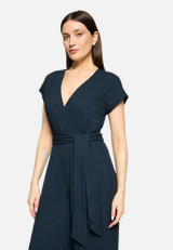 Jumpsuit mit Bindegürtel / Detailbild