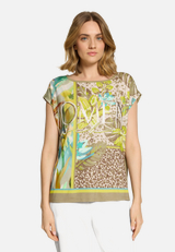 Casual-Shirt mit Aufdruck / Modellfoto Vorderseite