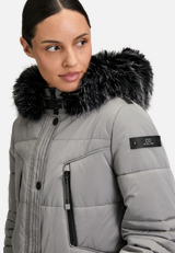 Steppjacke mit Kapuze / Detailbild
