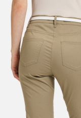 Sommerhose mit Gürtel / Detailbild