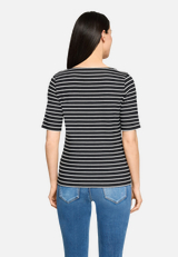 Ringelshirt mit U-Boot-Ausschnitt / Modellfoto Rückseite