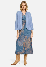 Midikleid  Paisleymuster mit Raffung / Modellfoto Vorderseite (Outfit)