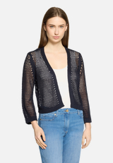 Grobstrickjacke mit Lochmuster / Modellfoto Vorderseite