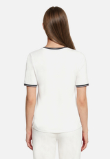 Basic Shirt mit Aufdruck / Modellfoto Rückseite