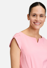 Eleganter Jumpsuit mit Bindegürtel / Detailbild