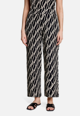 Marlene-Hose mit elastischem Bund / Modellfoto Vorderseite