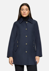 Sommerjacke mit Kapuze / Modellfoto Vorderseite