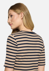 Basic Shirt mit Rippenstruktur / Detailbild