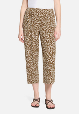 Culotte mit Bundfalten / Modellfoto Vorderseite