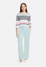 Basic Shirt mit U-Boot-Ausschnitt / Modellfoto Vorderseite (Outfit)