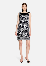 Wendekleid Mini mit U-Boot-Ausschnitt / Modellfoto Vorderseite