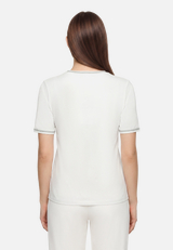 Basic Shirt mit Aufdruck / Modellfoto Rückseite