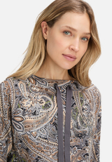 Sweatshirt mit hohem Kragen / Detailbild