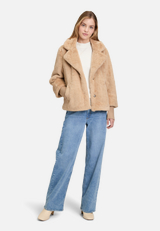 Outdoorjacke mit Plüsch / Modellfoto Vorderseite (Outfit)