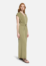 Eleganter Jumpsuit mit Raffung / Modellfoto Vorderseite (Outfit)