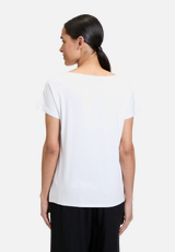 Basic Shirt mit U-Boot-Ausschnitt / Modellfoto Rückseite