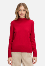 Basic-Strickpullover mit Stehkragen / Modellfoto Vorderseite