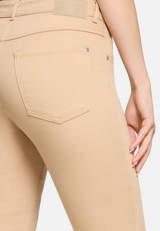 Casual-Hose mit aufgesetzten Taschen / Detailbild