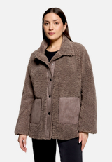 Outdoorjacke mit Plüsch / Modellfoto Vorderseite