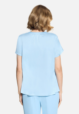 Satin-Bluse kurzarm / Modellfoto Rückseite