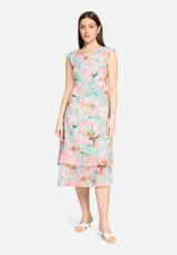 Chiffonkleid mit Bindegürtel / Modellfoto Vorderseite