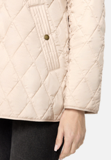 Outdoorjacke mit abnehmbarer Kapuze / Detailbild