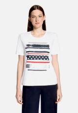 Basic Shirt mit Aufdruck / Modellfoto Vorderseite