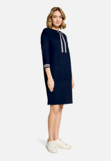 Jerseykleid mit 3/4 Arm / Modellfoto Vorderseite (Outfit)