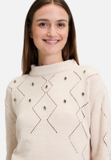Strickpullover mit Schmucksteinen / Detailbild