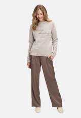 Strickpullover mit Jacquard / Modellfoto Vorderseite (Outfit)