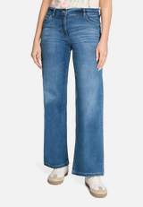 Casual-Hose mit Strass / Modellfoto Vorderseite
