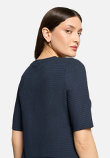 Strukturshirt mit Rundhalsausschnitt / Detailbild