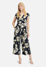 Jumpsuit mit Blumenmuster / Modellfoto Vorderseite