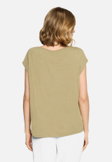 Casual-Shirt mit Aufdruck / Modellfoto Rückseite