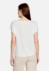 Casual-Shirt mit Aufdruck / Modellfoto Rückseite