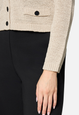 Strick-Cardigan mit aufgesetzten Taschen / Detailbild