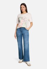 Casual-Hose mit Strass / Modellfoto Vorderseite (Outfit)