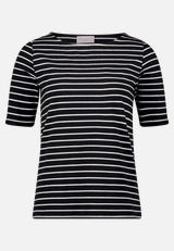 Ringelshirt mit U-Boot-Ausschnitt / Vorderseite