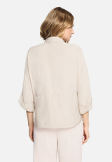 Blusenjacke mit Tunnelzug / Modellfoto Rückseite