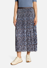 Plisseerock Midi mit Animalprint  / Modellfoto Vorderseite