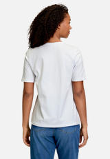 Basic Shirt mit Aufdruck / Modellfoto Rückseite