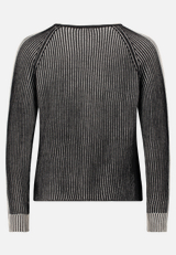 Grobstrick-Pullover mit Rippenstruktur / Rückseite